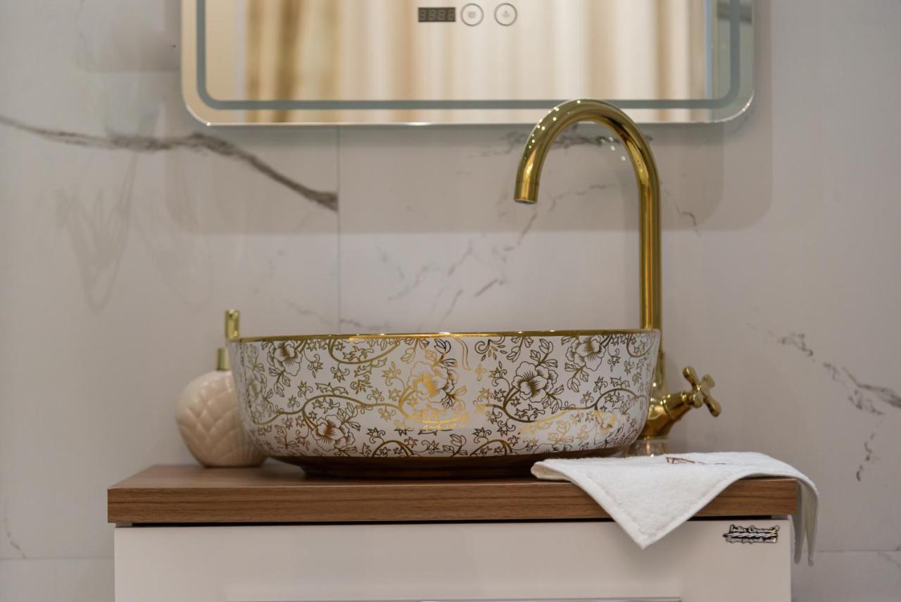 Agora Luxury Boutique Hotel Лоутраки Экстерьер фото