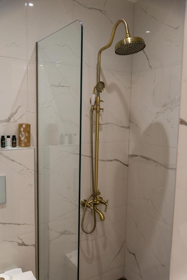 Agora Luxury Boutique Hotel Лоутраки Экстерьер фото