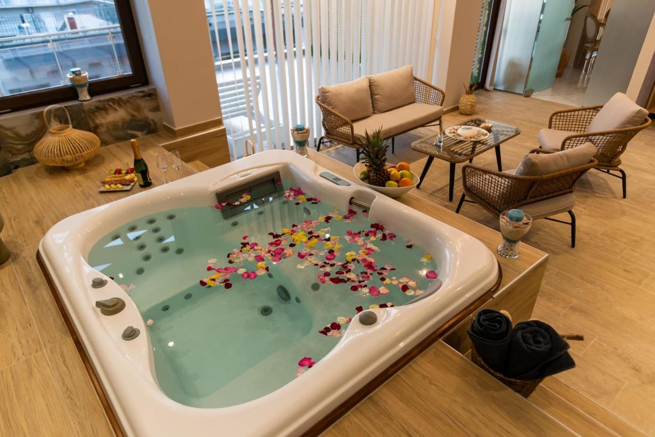 Agora Luxury Boutique Hotel Лоутраки Экстерьер фото